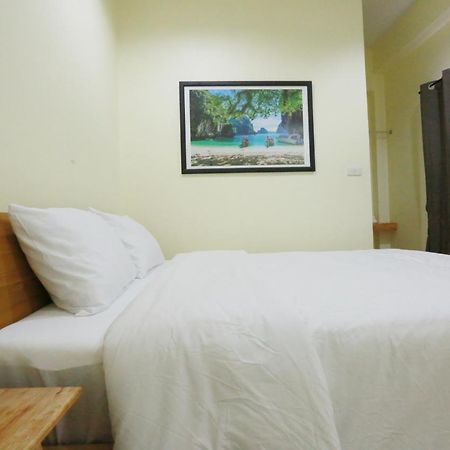 Interest Poshtel Hostel Bangkok Exterior photo