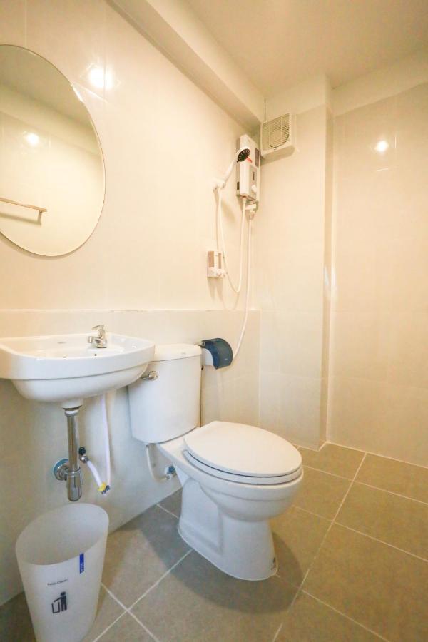 Interest Poshtel Hostel Bangkok Exterior photo