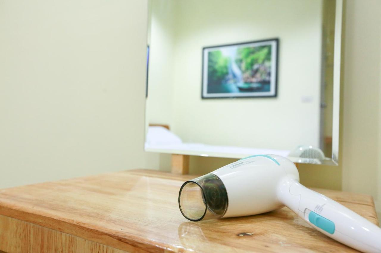 Interest Poshtel Hostel Bangkok Exterior photo